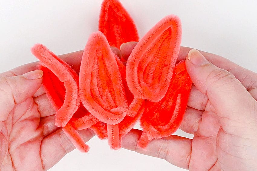 pipe cleaner tulip kids craft instruction image 8
