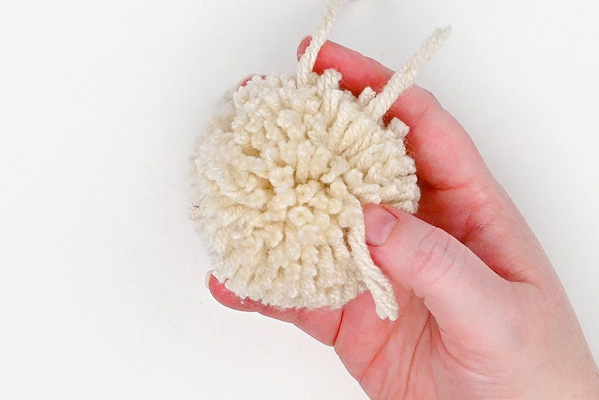 pom pom dog crochet yarn craft instruction image 12