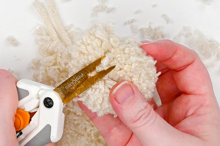 pom pom dog crochet yarn craft instruction image 14