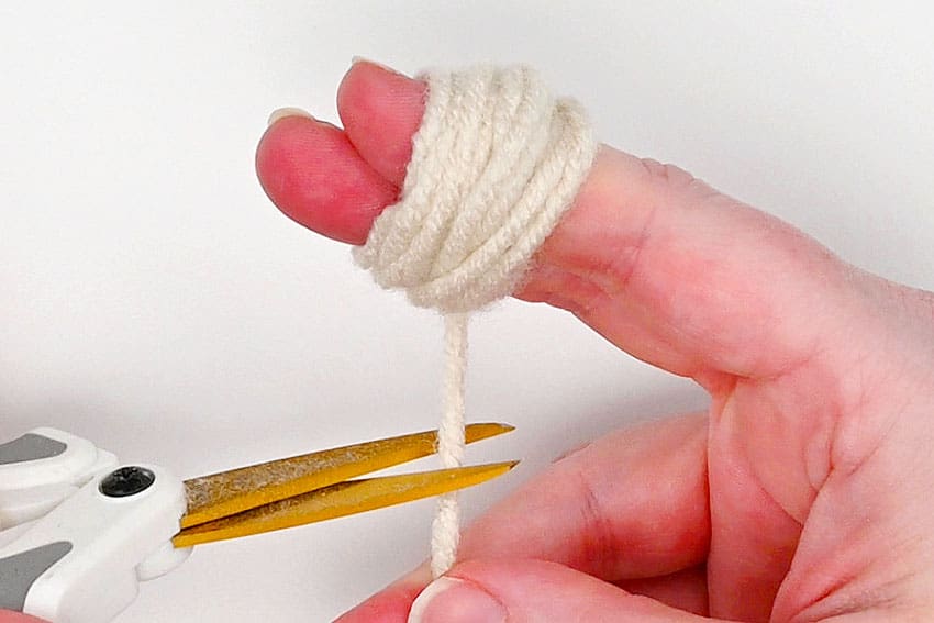 pom pom dog crochet yarn craft instruction image 16