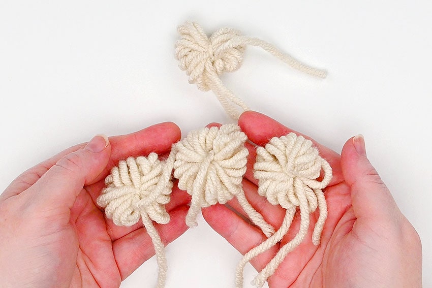 pom pom dog crochet yarn craft instruction image 19
