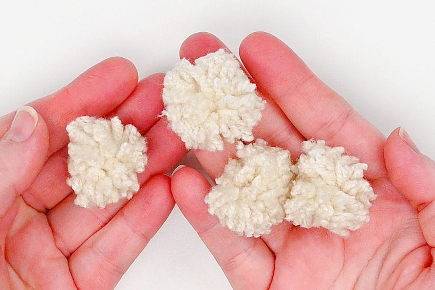 pom pom dog crochet yarn craft instruction image 20