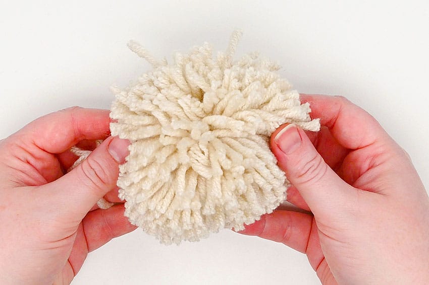 pom pom dog crochet yarn craft instruction image 8