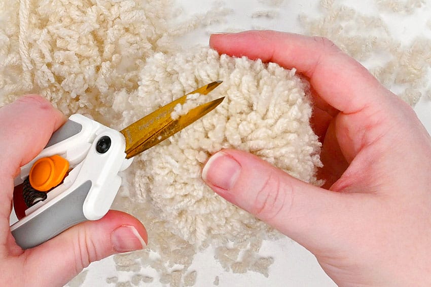 pom pom dog crochet yarn craft instruction image 9