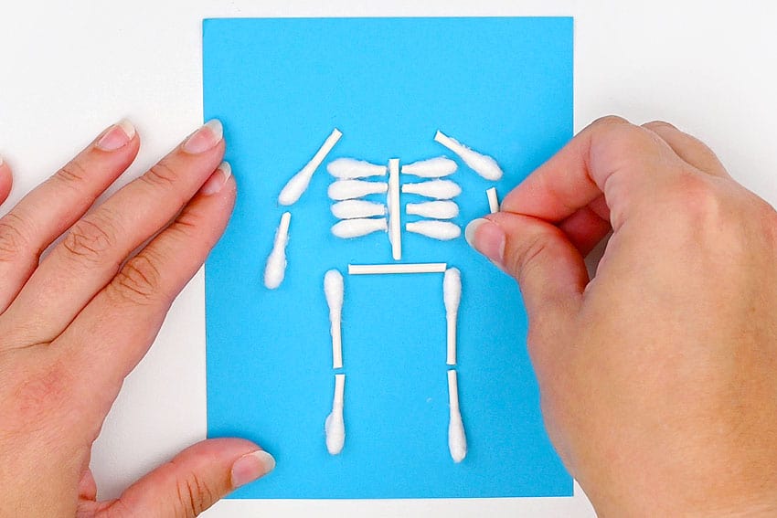 q tip skeleton kids craft instruction image 11